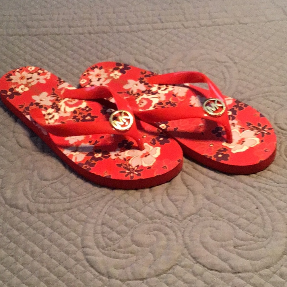 Michael kors rubber flip flop thong sandals. - Picture 1 of 4
